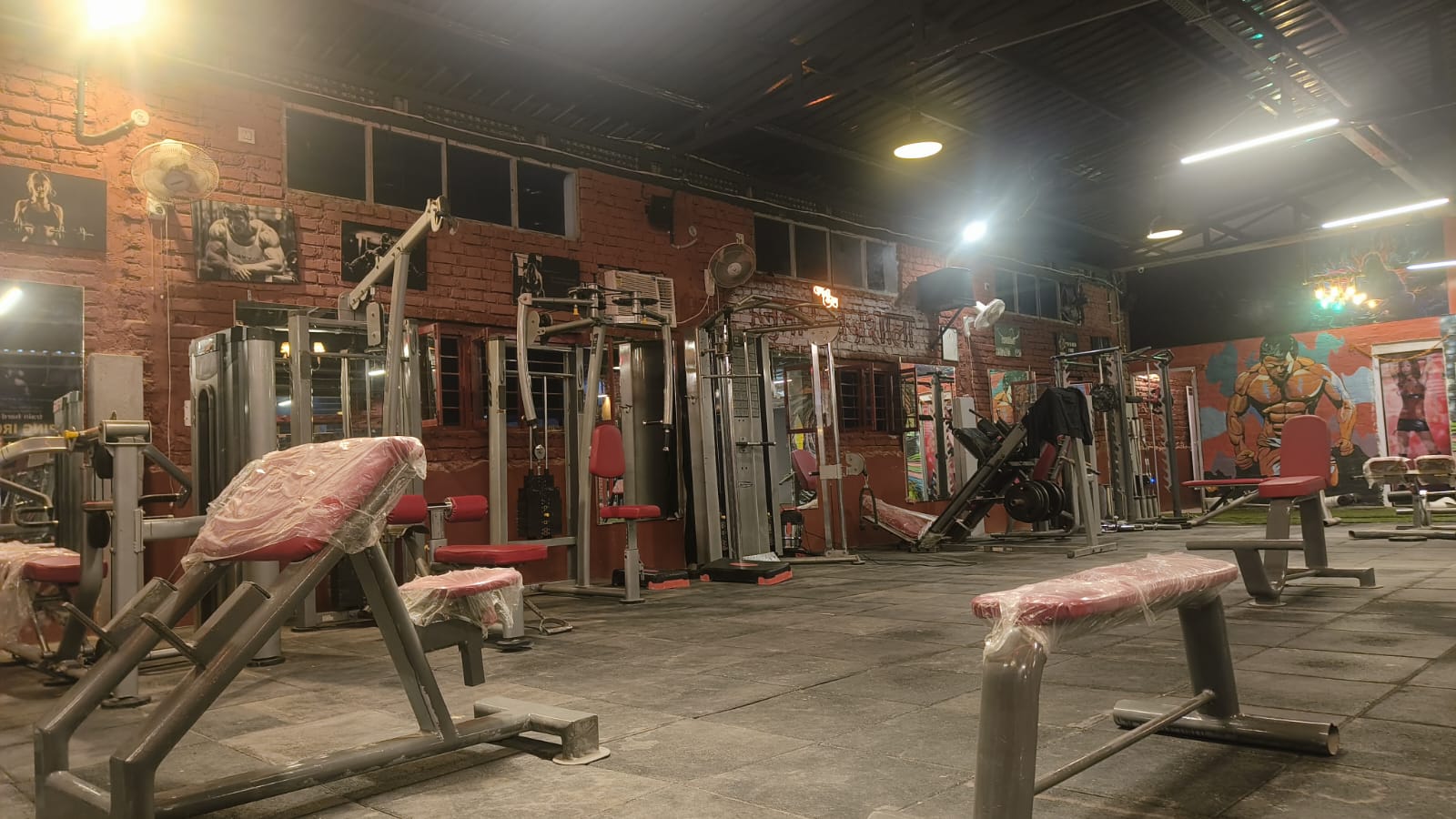The PUMPING IRON FITNESS HUB