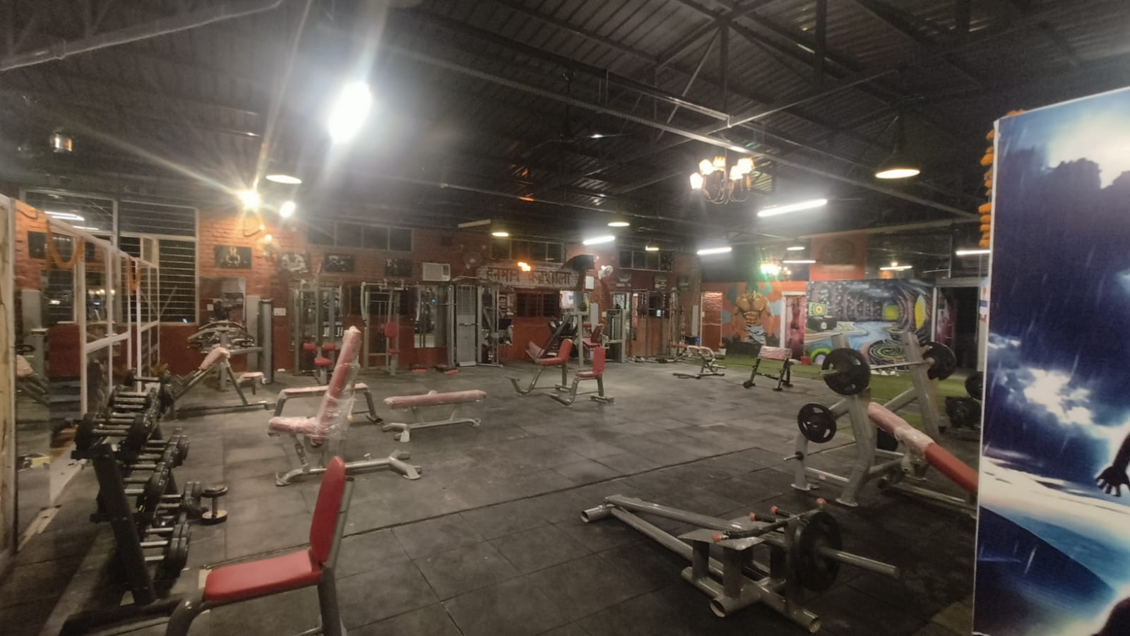 The PUMPING IRON FITNESS HUB